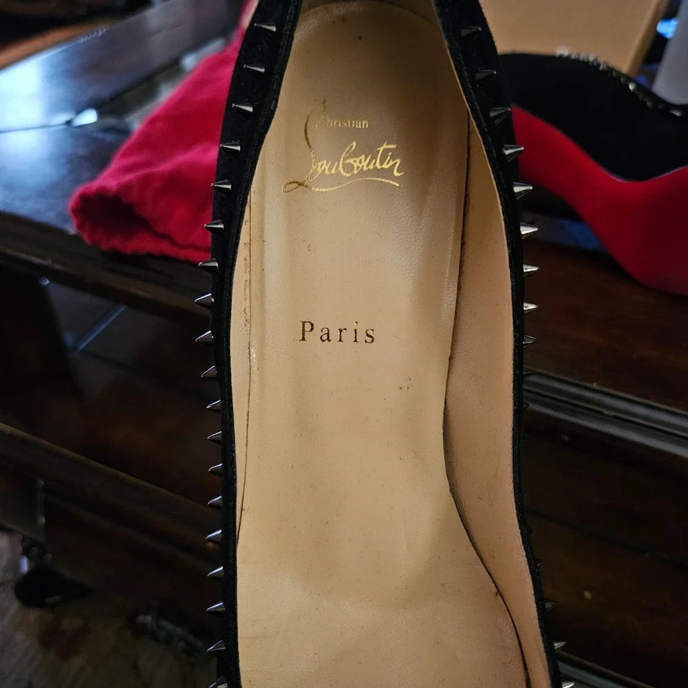 Christian Louboutin Anjalina 85 Veau Velours Studded  Black Textured Heels - Picture 6 of 6